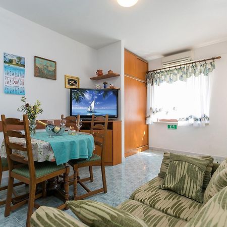 Apartment Korelic Green Garden Porec Bagian luar foto