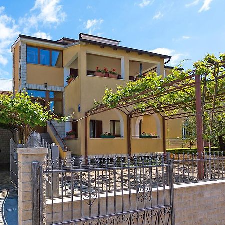 Apartment Korelic Green Garden Porec Bagian luar foto