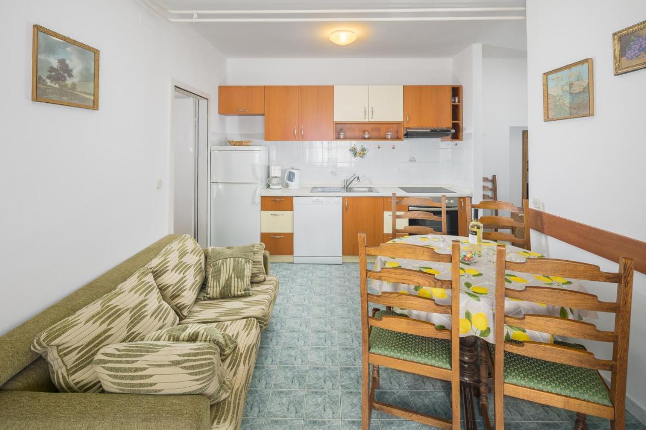Apartment Korelic Green Garden Porec Bagian luar foto