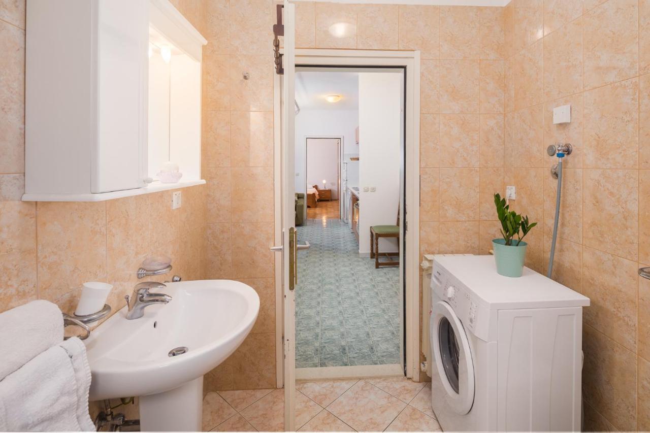 Apartment Korelic Green Garden Porec Bagian luar foto
