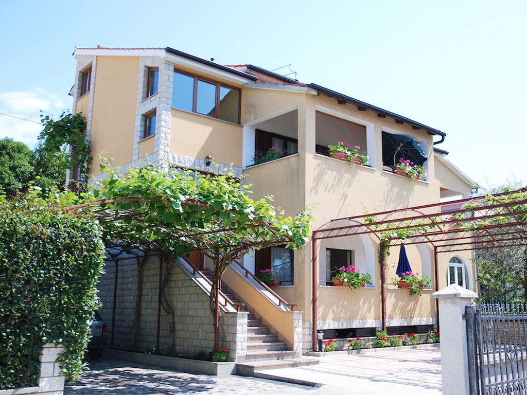 Apartment Korelic Green Garden Porec Bagian luar foto