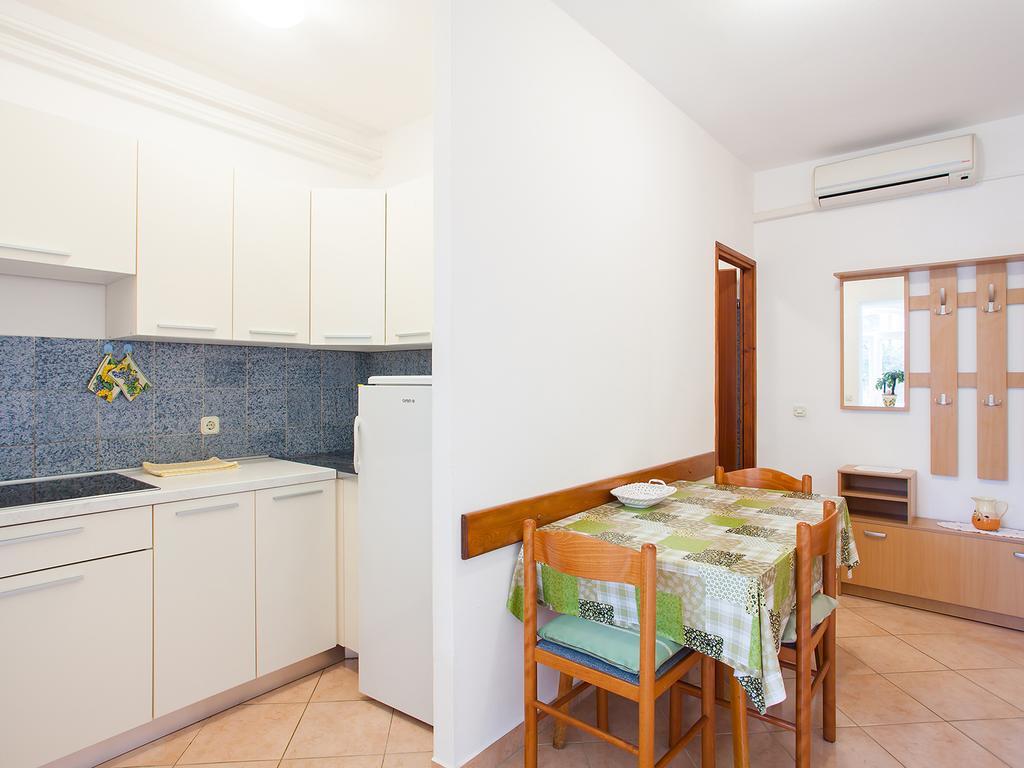 Apartment Korelic Green Garden Porec Bagian luar foto