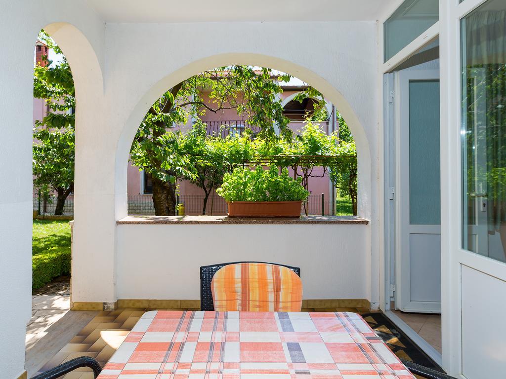 Apartment Korelic Green Garden Porec Bagian luar foto