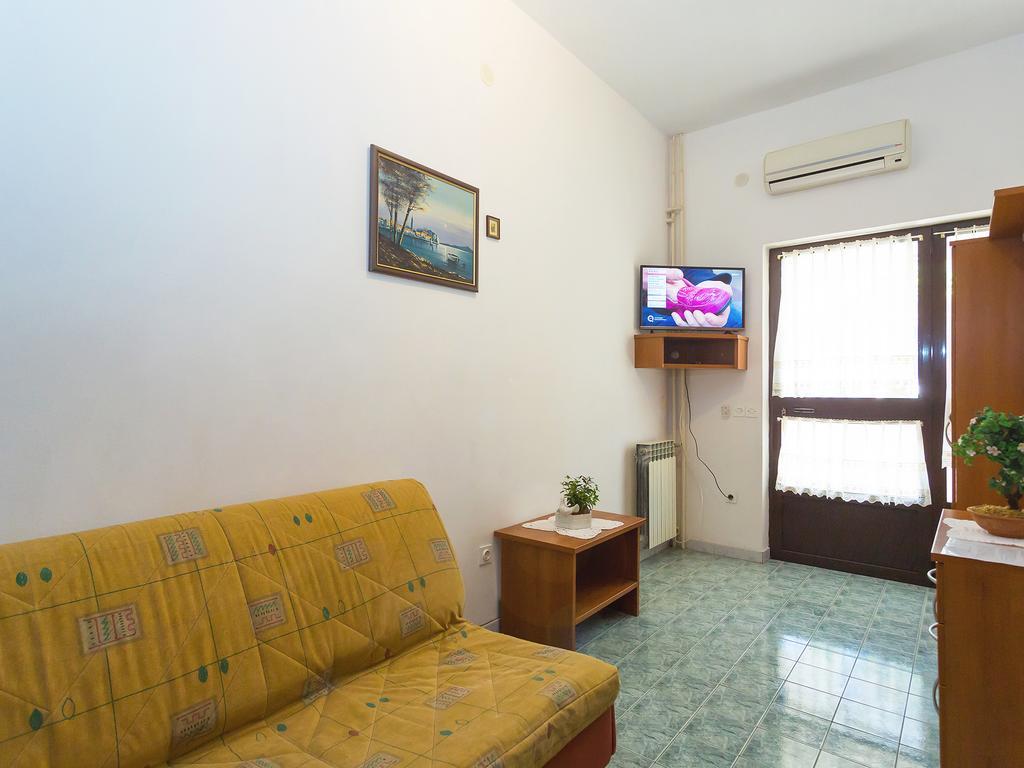 Apartment Korelic Green Garden Porec Bagian luar foto