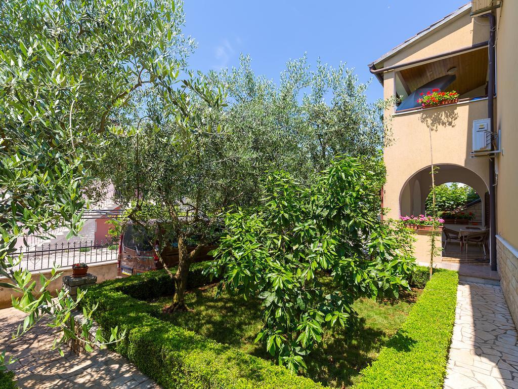 Apartment Korelic Green Garden Porec Bagian luar foto