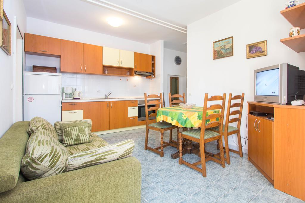 Apartment Korelic Green Garden Porec Bagian luar foto