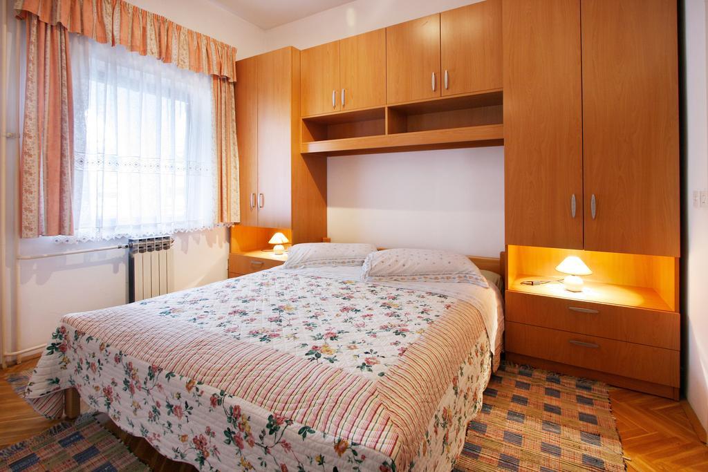 Apartment Korelic Green Garden Porec Bagian luar foto