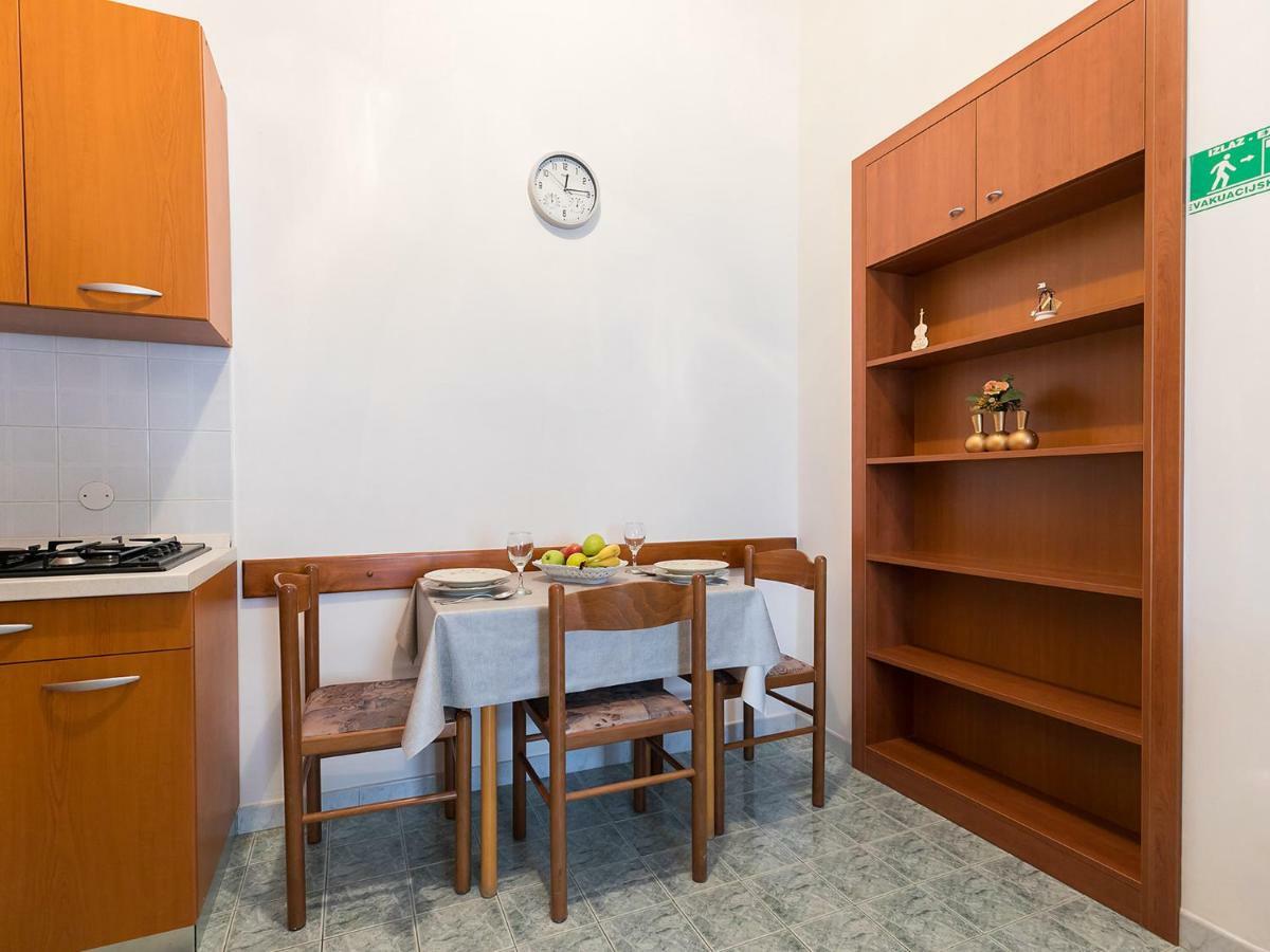 Apartment Korelic Green Garden Porec Bagian luar foto